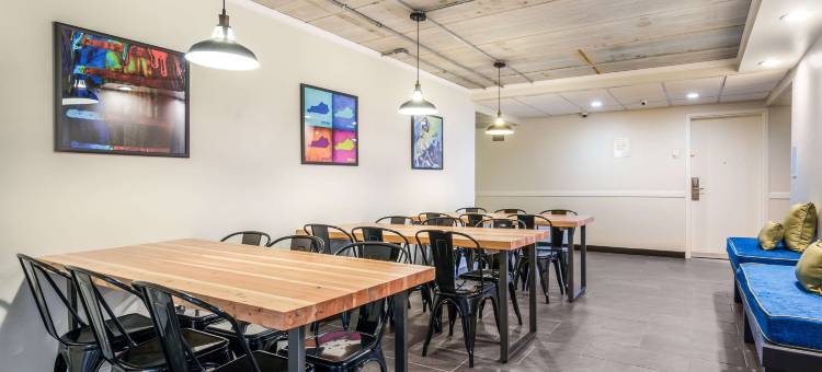 里奇蒙北凯隆波因特酒店 - 近大学(Clarion Pointe Richmond North Near University)图片