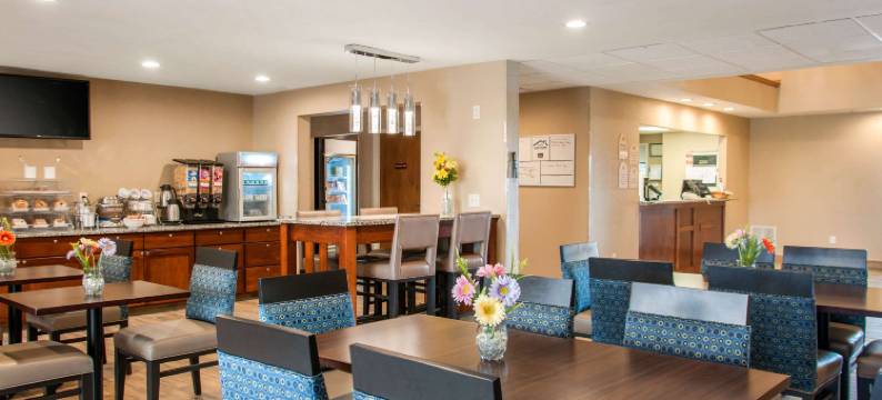 20 号公路迪比克主流套房(MainStay Suites Dubuque at Hwy 20)图片