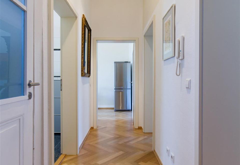 Qube Hotel Bergheim Hotel Overview