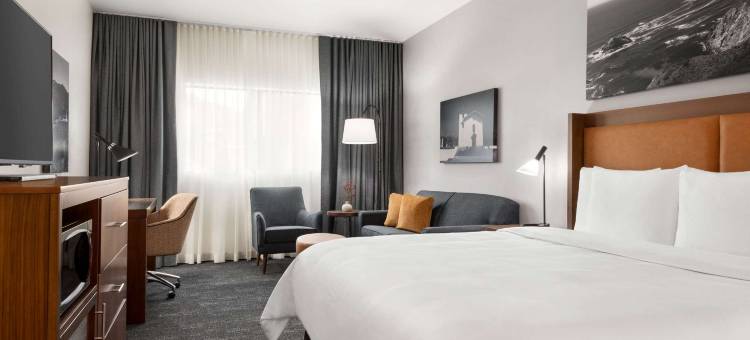 圣路易斯奥比斯波市中心拉昆塔温德姆套房酒店(La Quinta Inn & Suites by Wyndham San Luis Obispo Downtown)图片