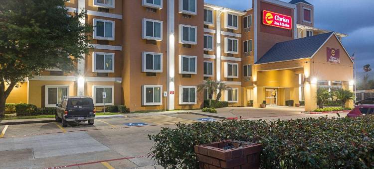 品质酒店及套房西追(Quality Inn & Suites West Chase)图片