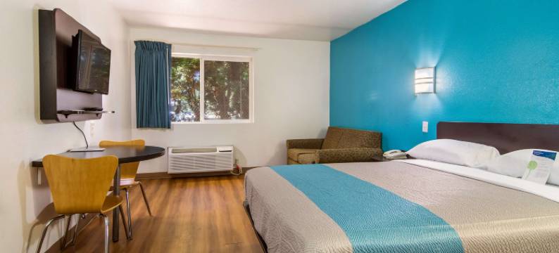 205波特兰6号购物汽车旅馆(Motel 6 Portland, or  Mall 205)图片