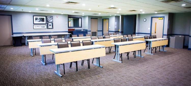 伯灵顿伊隆丽怡酒店(Country Inn & Suites by Radisson, Burlington (Elon), NC)图片