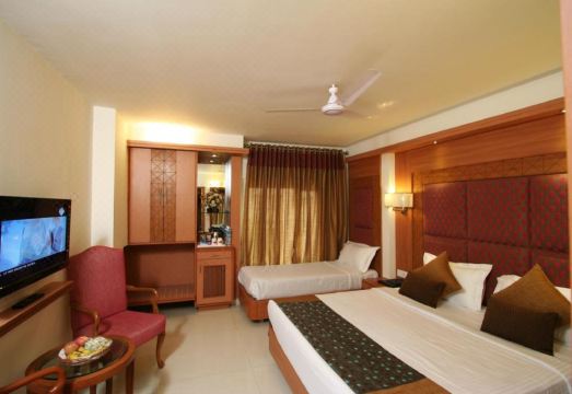 Southern Regency Hotel Overview