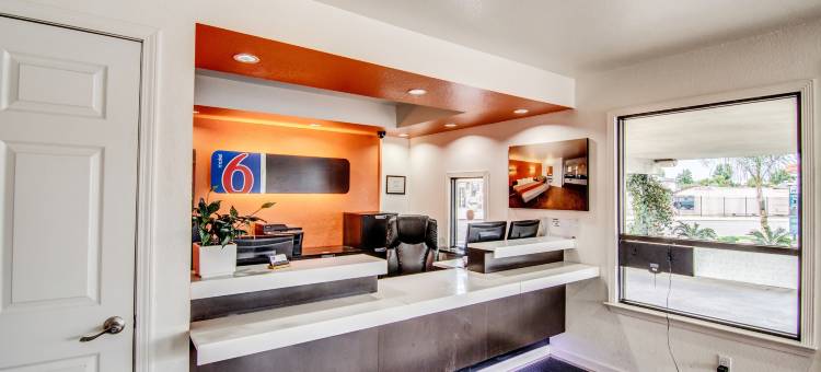 加利福尼亚曼特卡 6 号汽车旅馆(Motel 6 Manteca, CA)图片