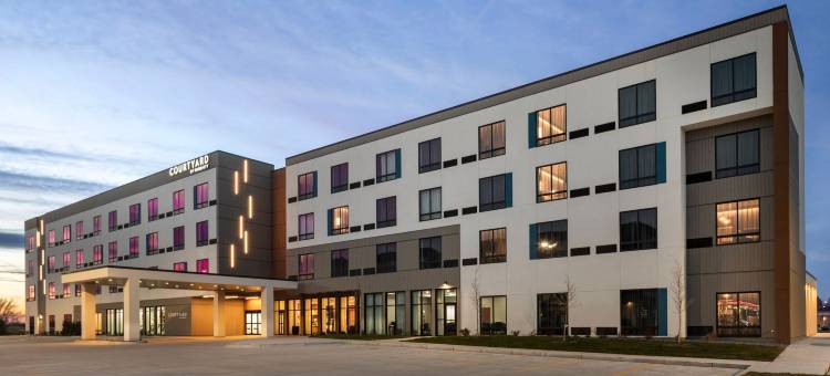 贝滕多夫万怡酒店(Courtyard Bettendorf)图片