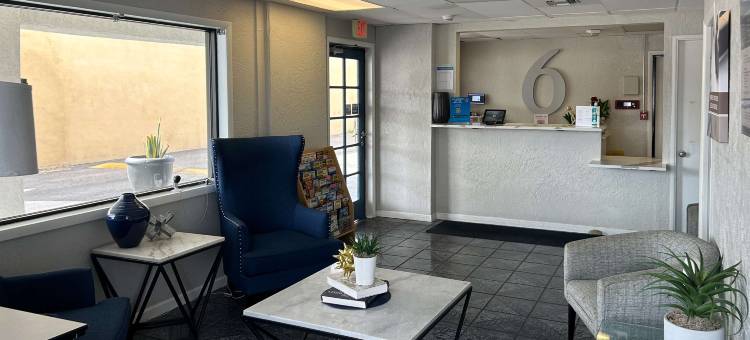 亚利桑那州瓦丘卡堡谢拉维斯塔 Studio 6 酒店(Studio 6 Sierra Vista, AZ – Fort Huachuca)图片