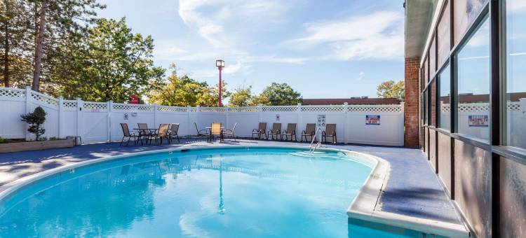 奥尔巴尼广场酒店(Albany Plaza Hotel)图片