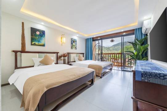 花开半夏全景美宿西江苗寨观夜景店客栈(886线3号分店)