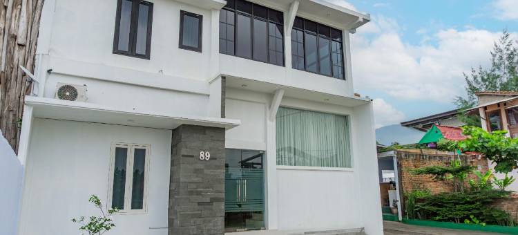 O酒店 Tebing Vieatnam(Urbanview Tebing Vietnam Lampung by RedDoorz)图片