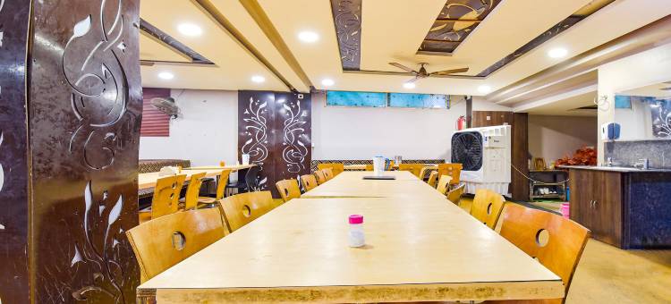 Fabhotel 拉古马尼宫殿(FabHotel Raghumani Palace)图片