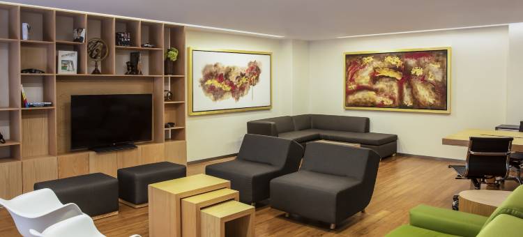 塞拉亚加莱里亚斯假日酒店(Fiesta Inn Celaya Galerias)图片