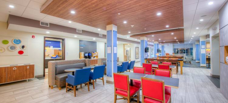 雷明顿智选假日酒店(Holiday Inn Express & Suites Remington)图片