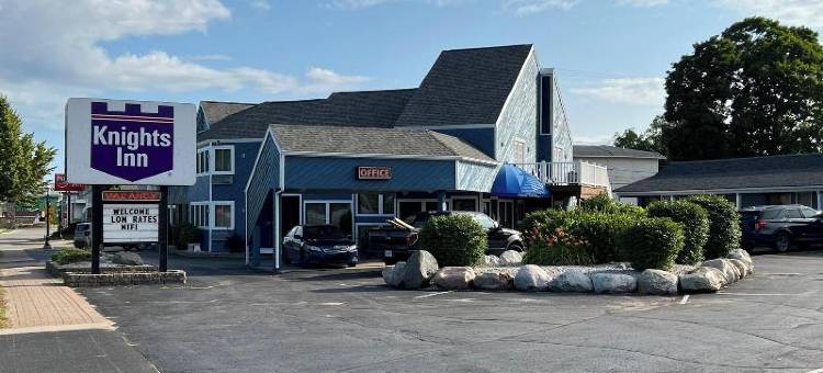 麦基诺城骑士酒店(Knights Inn Mackinaw City)图片