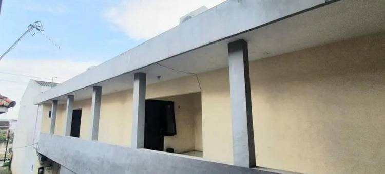 近PGRI坎州阪大学红多兹酒店(RedDoorz Near Universitas Pgri Kanjuruhan)图片