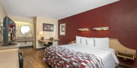 底特律紅頂酒店-迪爾伯恩格林菲爾德村