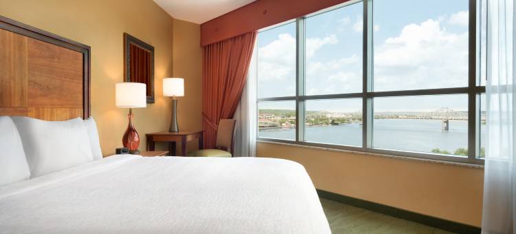 东皮奥里亚滨河希尔顿安泊酒店(Embassy Suites by Hilton East Peoria Riverfront Hotel & Conference Center)图片