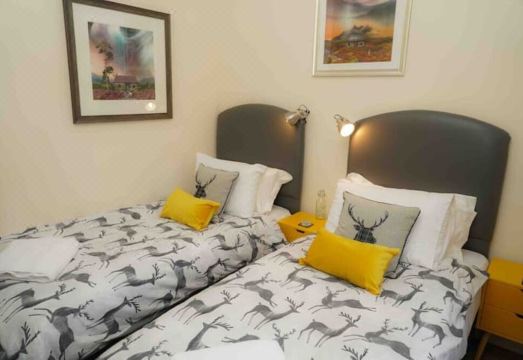 Scot’s themed  cottage ,super king bed, ideal location. Pet friendly. Hotel Overview
