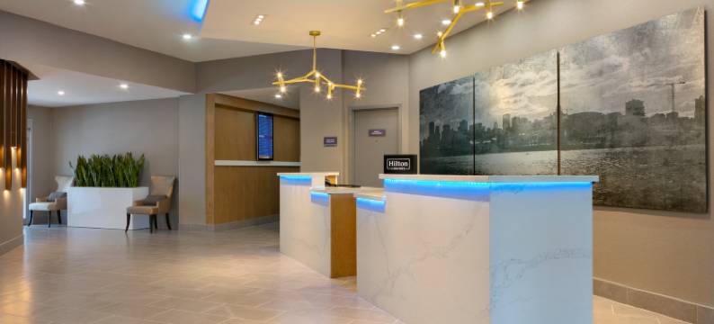 蒙特利尔机场希尔顿大使套房酒店(Embassy Suites by Hilton Montreal Airport)图片