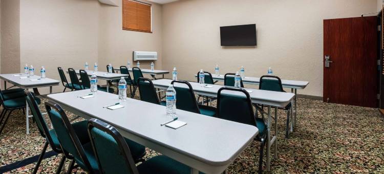 波特兰机场拉昆塔温德姆套房酒店(La Quinta Inn & Suites by Wyndham Portland Airport)图片