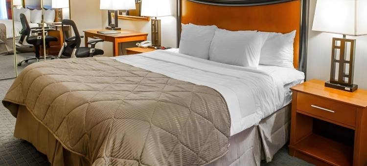 格里利市中心凯艺酒店及会议中心(Quality Inn and Conference Center Greeley Downtown)图片