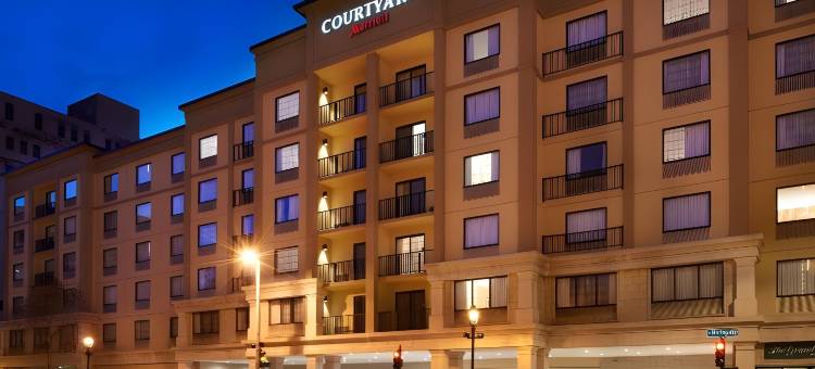 密尔沃基市中心万怡酒店(Courtyard Milwaukee Downtown)图片