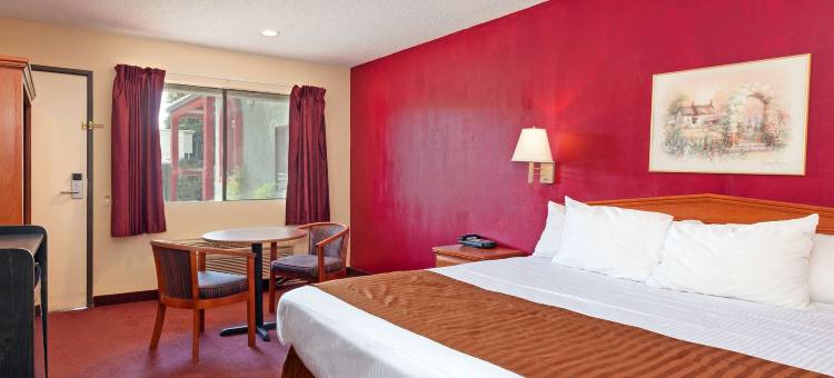 贝克斯菲尔德中心美洲最佳价值套房酒店(Americas Best Value Inn and Suites Bakersfield Central)图片