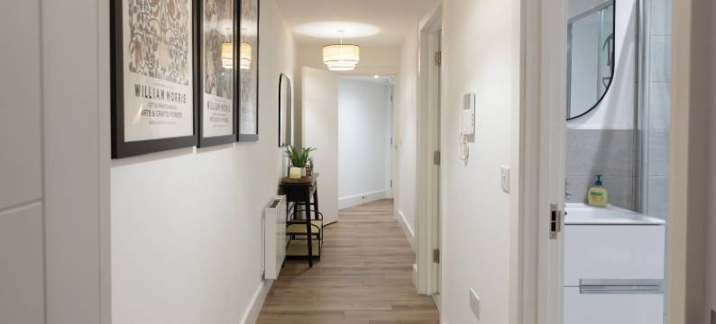 院子景观(Gorgeous Two Bedroom Apartment with Free Evening Parking)图片