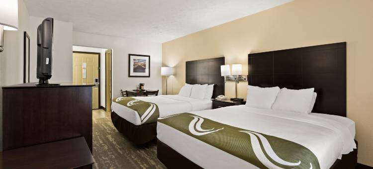 特拉弗斯城品质旅馆(Quality Inn Traverse City)图片