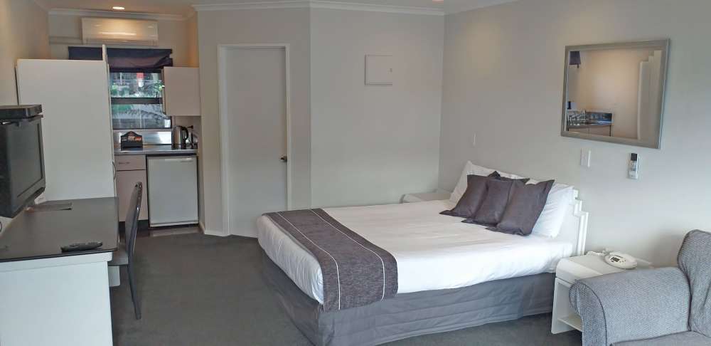 Shadzz Motel Over view