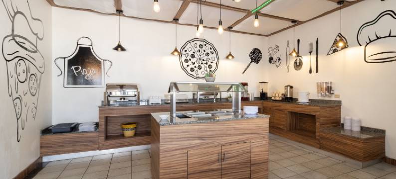 OYO赤湾酒店，奇瓦瓦球场(OYO Hotel Real Del Sur, Estadio Chihuahua)图片