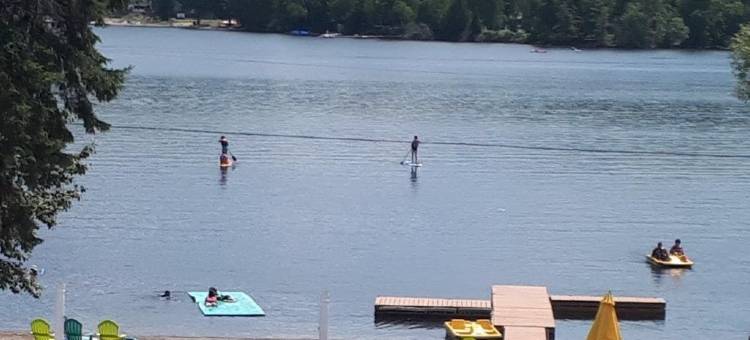 哈利伯顿高地度假公寓(GetAways at Haliburton Heights)图片