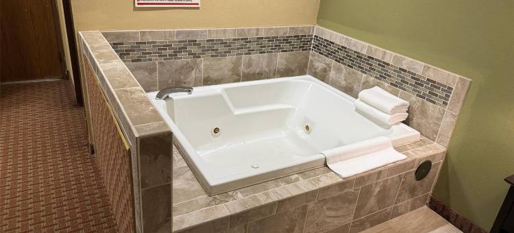 迪卡尔布温德姆速8酒店(Super 8 by Wyndham DeKalb IL)图片