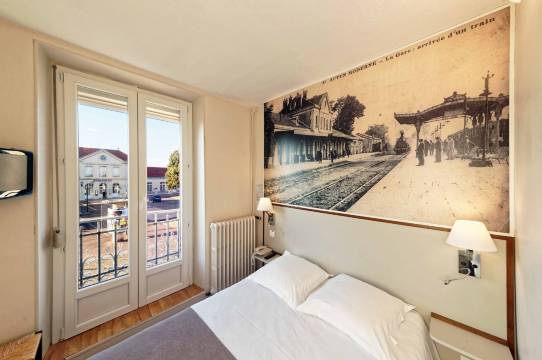 欧坦车站商务酒店(Contact Hôtel du Commerce et Son Restaurant Côte à Côte)