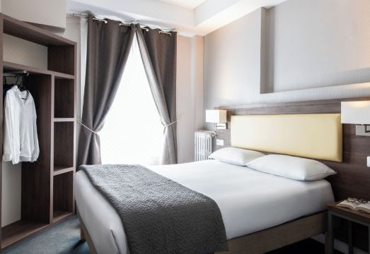 Hôtel AmbassadeurHotel Overview