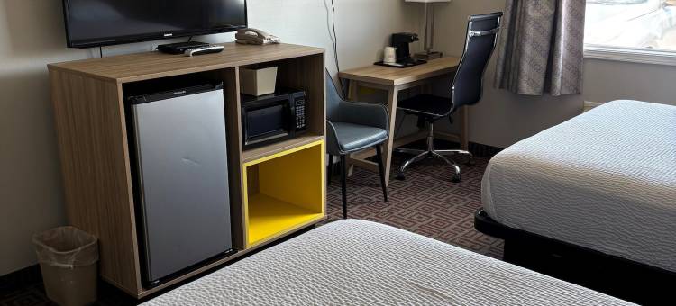 爱荷华城地区/西布兰奇戴斯酒店(Days Inn by Wyndham West Branch Iowa City Area)图片