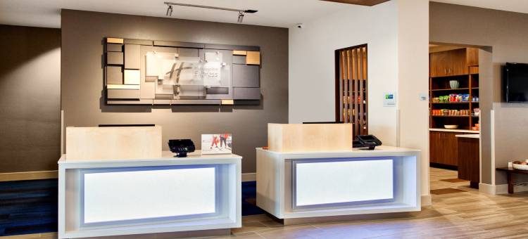 Holiday Inn Express 湖莱克威尔士的N -冬季避风港(Holiday Inn Express Lake Wales N-Winter Haven)图片