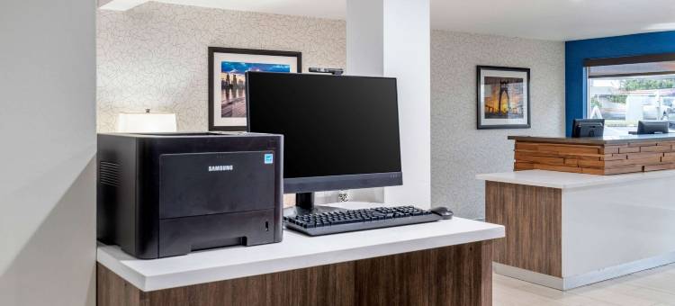 蒂加德-近华盛顿广场舒适套房酒店(Comfort Inn & Suites Tigard Near Washington Square)图片