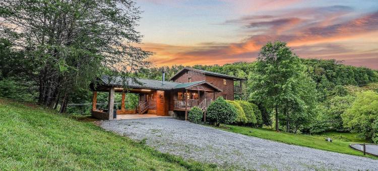 RedAwning的大烟山中6英亩隐蔽农场小屋(The Ranch Cabin on 6 Secluded Acres in the Great Smoky Mountains by RedAwning)图片