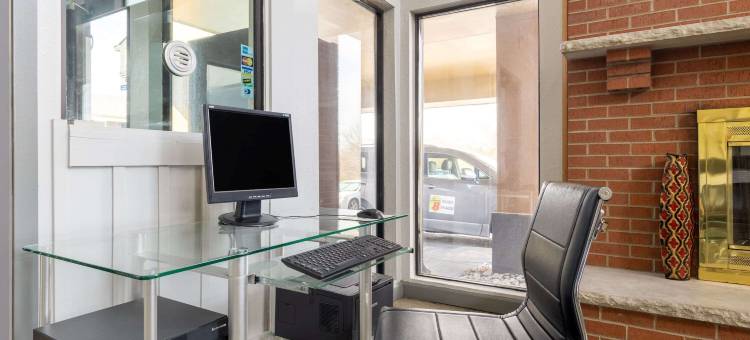 温德姆速8堪萨斯城机场北(Super 8 by Wyndham Kansas City Airport North)图片