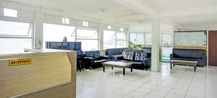 OYO 94772 加普拉酒店(OYO 94772 Gapura Hotel)图片