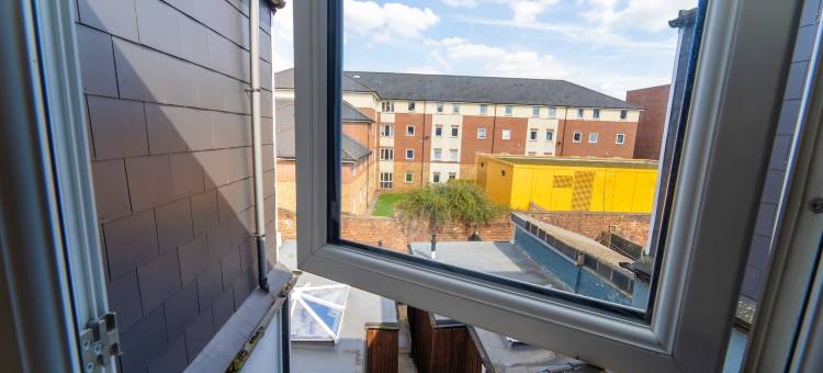 靠近QE和UOB的44号北路工作室(44 North Road Studios Near QE and Uob)图片