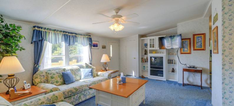 宁静的家：2个露台距离Blue Ridge Pkwy 3英里(Serene Home 2 Decks, 3 Mi to Blue Ridge Pkwy)图片