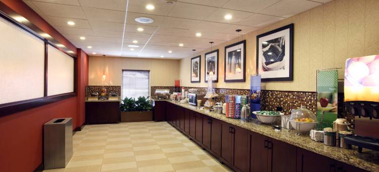 夏洛茨维尔-大学区欢朋套房酒店(Hampton Inn & Suites Charlottesville-at the University)图片