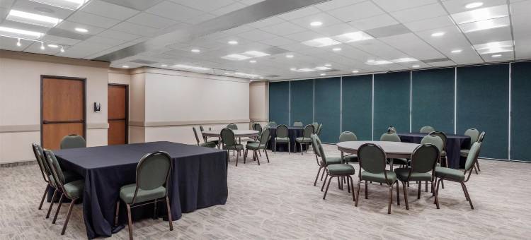 奥克港码头贝斯特韦斯特优质酒店及会议中心(Best Western Plus Oak Harbor Hotel  Conference Center)图片