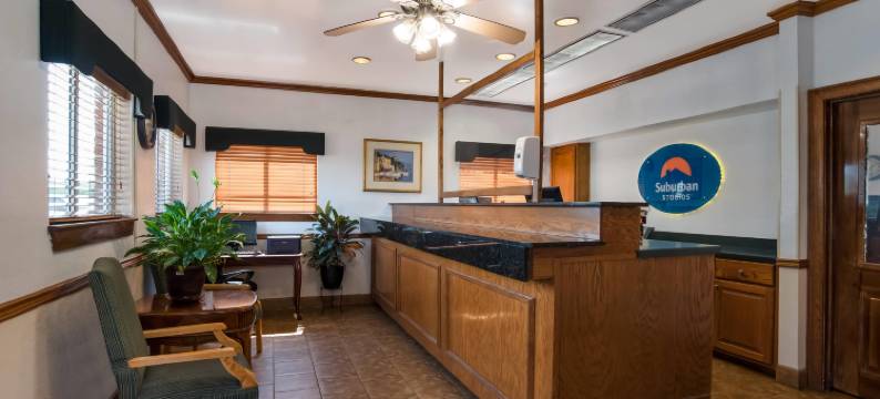 比洛克西北区郊区开放式客房(Suburban Studios Biloxi North Area)图片