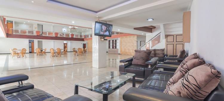 红多兹酒店靠近苏卡布米站2号(RedDoorz Near Sukabumi Station 2)图片