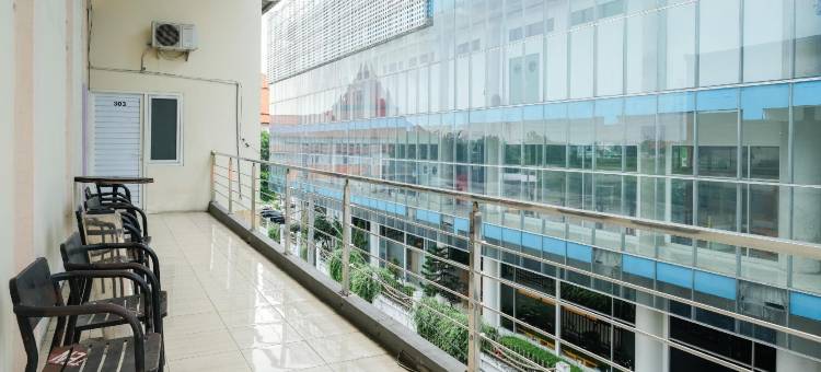 红门酒店-近泗水明日之城购物中心(RedDoorz Near City of Tomorrow Mall Surabaya)图片