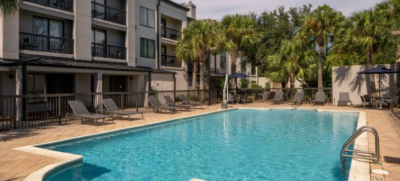 海湾畔工艺农场万怡酒店(Courtyard Gulf Shores Craft Farms)图片