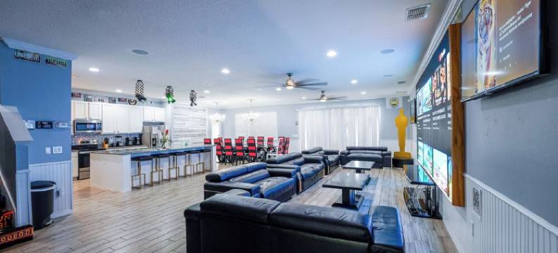Famous Bowling House Sleeps 36 Free Early Check in/Late Check Out When Available图片